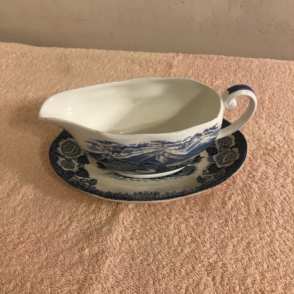 Vintage Lochs of Scotland Royal Warwick Gravy Boat With Under Plate Loch Maree